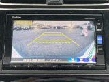 【バックモニター】後ろのカメラの映像をモニターに映し出すことができます!後方の見えない死角や、障害物との距離感をしっかり確認することができます!駐車が苦手な方におすすめです。