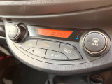 【問合せ:0749-27-4907】【オートエアコン】一度お好みの温度に設定すれば、車内の温度を検知し風量や温度を自動で調整。暑い…寒い…と何度もスイッチ操作をする必要はありません。快適な車内空間を。