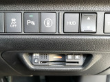 運転席右側にETCやパーキングセンサーのスイッチ等がついています。