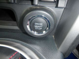 エンジンスタートボタンです!キーが車内にあれば、エンジンの始動・停止はブレーキを踏んでこのボタンを押すだけ☆ ワンプッシュでエンジンONΣ(・ω・ノ)ノ!