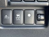エマージェンシーブレーキや、安全装置のスイッチが運転席右側にあります。