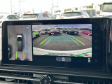 【全方位カメラ】 真上から見たような映像が流れ、便利かつ大変見やすく安全確認もできます!駐車が苦手な方にもオススメな便利機能です!