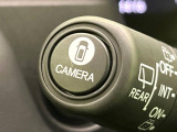 【マルチテレインモニター】車のフロントやサイドのカメラ画像を同時にモニター表示することで、悪路や狭い道を走行時でも周囲の状況確認ができ安心!本格SUVにうれしい装備です♪