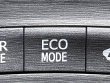 ECOモードが装備されていますので、燃費を重視した運転ができるようになります。