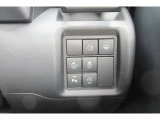 各種安全装備やワイパーウォーマー・フォグランプのスイッチは運転席側に装備されています。