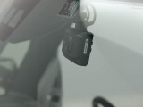 ドライブレコーダー:もしもの時のトラブルに記録画像が解決のお手伝い。車両へのいたずらの抑止力にもなります。