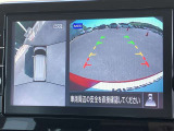 インテリジェント アラウンドビューモニター(移動物 検知機能付)空から見下ろしているかのような映像をディスプレイに映し出し、スムースな駐車をサポートします。
