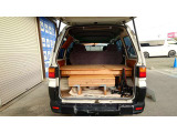 荷物も十分に載せることが出来ますがシートを倒して付属のマットを敷くことで車中泊が出来ます!