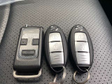 インテリジェントキーが2個有ります。リモスタも付いてます。乗る前に快適な車内にしてから乗り込めます。