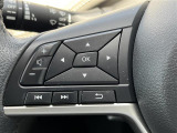 【ステアリングスイッチ】手元のボタンから、オーディオやナビなどの操作ができるので、よそ見をせずに安全に運転に集中できます!//