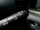 オートライトシステム。車外の明るさに応じてヘッドライトを自動で点灯・消灯してくれるので、消し忘れることもなくとっても便利です^^