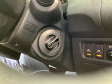 手元にあるだけで、ドアの開錠・施錠、ボタンを押すだけでエンジンの始動・停止が出来る、とても便利なインテリジェントキー!
