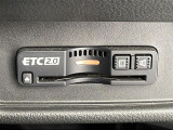【ETC2.0(DSRC)】ETCカードを挿入すれば料金所はノンストップで通過できます。ETC限定の割引や、高速道路の情報提供サービスを利用できます。