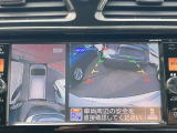 アラウンドビューモニターまるで車を真上から映したような映像で、前後左右の感覚が分かります♪車庫入れや駐車時に大活躍の機能です。