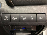 機能性あふれる運転席周りです。使いやすいスイッチ類の配置によりとても運転しやすいですよ。