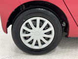 タイヤサイズは155/70R13!残り溝は5ミリ程度です!スチールホイールに錆があります。
