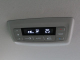 フルオートエアコンが装備されています。ボタン1つで室内を快適温度に設定できます!