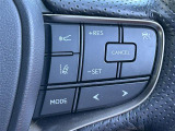 【ステアリングスイッチ】手元のボタンから、オーディオやナビなどの操作ができるので、よそ見をせずに安全に運転に集中できます!