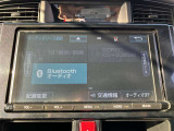 Bluetooth(ブルートゥース)接続機能付き。 スマートホンなどからお気に入りの音楽をワイヤレス再生できます。 ドライブがさらに楽しくなりますね♪