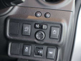 衝突軽減ブレーキ AT誤発進防止装置 i-stop機能 横滑り防止装置 パーキングセンサーなど、多彩な安全機能でお客様の安全運転をサポートさせて頂きます