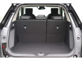 四角く、平らで使いやすい荷室は後席をたおして、更にスペースが広がります!