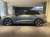 21インチ Audi Sport製アルミホイールでスポーティーです