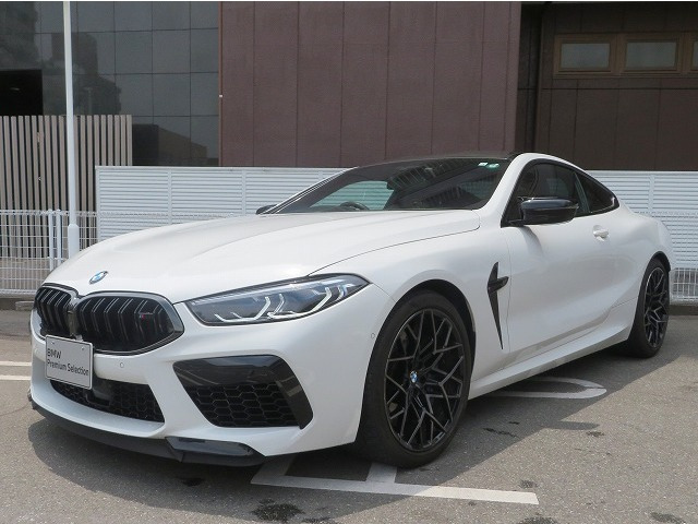 BMW M8 