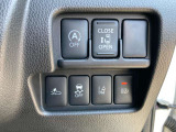 先進安全装置のスイッチは、運転席右側にレイアウトされています。