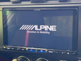 【ALPINE9インチナビ】人気の大画面ナビを装備。専用設計で車内の雰囲気にマッチ!ナビ利用時のマップ表示は見やすく、テレビやDVDは臨場感がアップ!いつものドライブがグッと楽しくなります♪