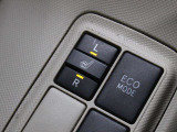 快適温熱シート(運転席・助手席)が装備され快適なドライブをサポートします。