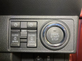 リヤのスライドドアを電動で開閉することが可能になっています☆運転席からもリモコンキーからもドアのハンドルからも開閉が可能です☆