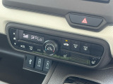 オートエアコン機能で設定した温度に自動で調整し快適な車内空間を保ってくれます。