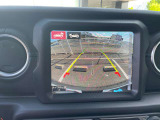 バックカメラで駐車の手助けも!