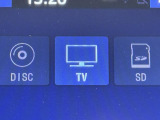 TVが見れるチューナーを装備しています。 新しい車でも付いていないことで、TVが見れない事も多々あるので要チェックです。