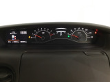 メーター表示がとても見やすい位置で運転のサポートをしてくれます!