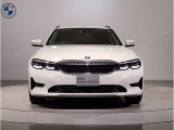 BMW代表的な特徴のキドニーグリル。BMWのすべてのモデルに採用され、BMWらしさを強調しております。