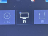 TVが見れるチューナーを装備しています。 新しい車でも付いていないことで、TVが見れない事も多々あるので要チェックです。