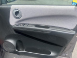 こちらドア付近の写真となります。お車乗車に関して一番動作が多い部分となり、走行中、お客様を守る大切な場所です。細部までご確認ください。