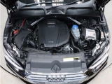エンジンルームも非常にキレイです。RECS(吸気系エンジン内部洗浄システム)等のオプションメニューもご用命下さい。
