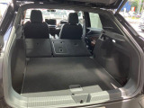 ☆大容量を確保。後席の背もたれを倒せば、広大なスペースが出現します