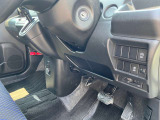 運転席足回りです