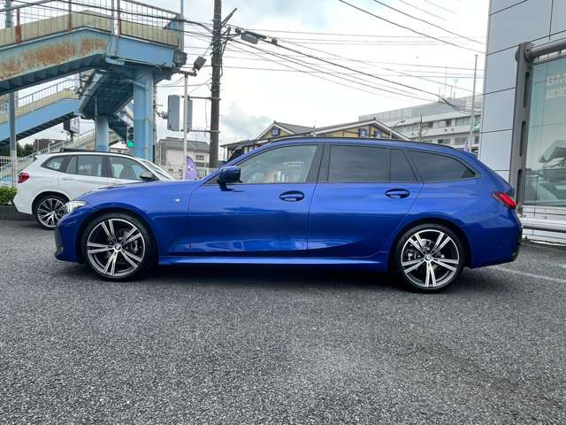 中古車 BMW 3シリーズツーリング 318i Mスポーツ エディション シャドー の中古車詳細 (2,000km, ポルティマオブルー, 東京都,  528万円) | 中古車情報・中古車検索なら【車選びドットコム（車選び.com）】