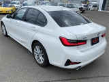 BMW3シリーズ 320d xDrive 4WD/純正ナビゲーション/バックカメラ/クルーズコントロール/シートヒーター/ETC/ドライブレコーダー/パワートランクリッド/純正アルミホイール/コーナーセンサー