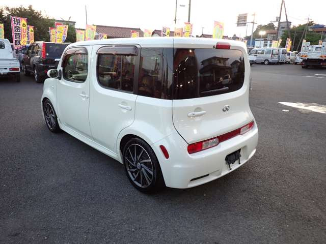 中古車 日産 キューブ 1.5 ライダー 社外17インチアルミ 地デジナビ の 