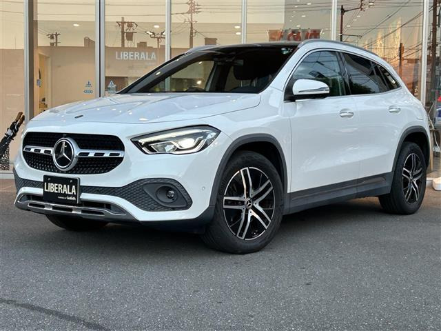 GLAクラス GLA200d 4マチック 4WD 4WD サンルーフ