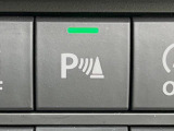 【クリアランスソナー】バンパーに付いたセンサーが障害物を検知!一定の距離に近づくとアラートで教えてくれます♪狭い駐車スペースや車庫入れ時も安心ですね☆