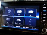 CD、DVD、Bluetooth、AM、FM、AUX、スマートフォン接続ができます。