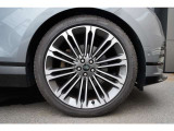 22'' Style 1075, Diamond Turned with Gloss Dark Grey contrast