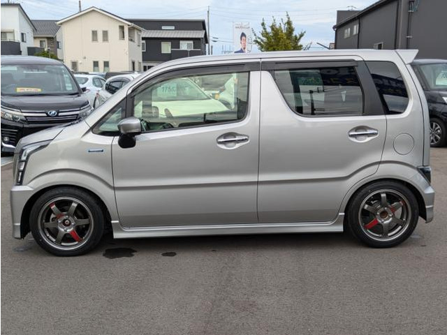 スズキ ワゴンRスティングレー ハイブリッド(HYBRID) T の中古車