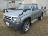 ハイラックス 3.0 デラックス シングルキャブ 低床  ディーゼル 4WD 3000ccディーゼ...